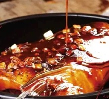 Braised Fish Head in Clay Pot