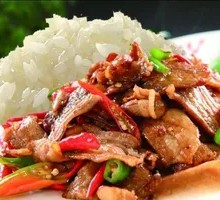 Stir-Fried Beef with Red Chili