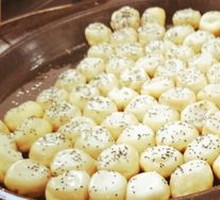 Shanghai Steamed Bun with Crispy Bottom