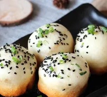 Egg Yolk Pork Pan-Fried Dumpling