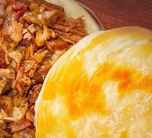 Traditional Braised Pork in Flatbread
