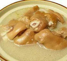 Homestyle Salted Pork Trotter Stewed with Soybeans