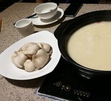 Small Pepper Pig's Stomach Chicken Soup