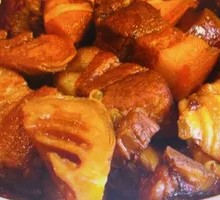 Braised Black Pork with Winter Bamboo Shoots in Clay Pot