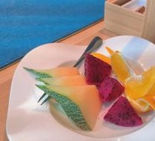 Plated Fruit Platter