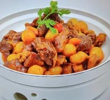 Old Tofu Stewed with Beef Brisket