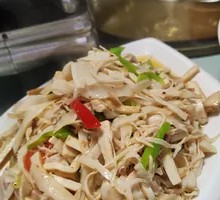 Stir-Fried Pork Shreds with Bamboo Shoots
