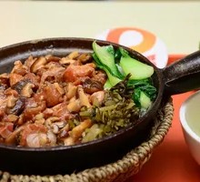 Spicy Tender Chicken Claypot Rice