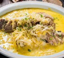 Pork Bone Stewed with Pickled Cabbage