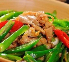 Stir-Fried Duck Intestines with Wrinkled Pepper