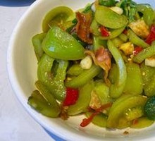 Ham and Green Tomato Seeds Stir-fry
