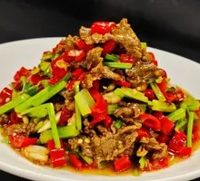 Stir-Fried Beef with Yellow Onion