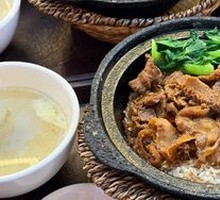 Braised Beef and Tripe Claypot Rice