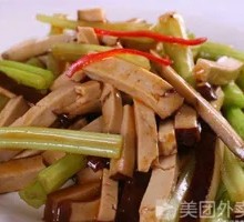 Stir-fried celery with fried tofu