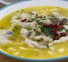 Sour Soup with Fish and Radish