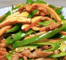 Green Pepper and Tofu Shreds with Pork