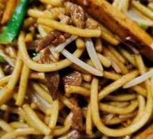 Stir-Fried Noodles with Shredded Meat