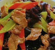 Bamboo Shoot and Black Mushroom Stir-Fry with Pork