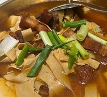 Fried Pork Belly with Tofu and Vermicelli Pot