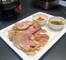 Braised Pork Trotter in Soy Sauce