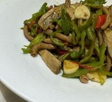 Green Pepper and Stinky Tofu Stir-fried with Goose Intestine