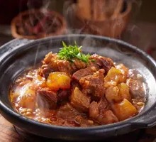 Potato and Beef Shank in Clay Pot