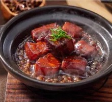 Braised Pork Belly in Clay Pot