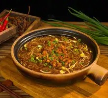 Braised Pork Minced with Vermicelli in Clay Pot