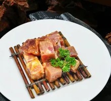 Garlic-Scented Pork Tenderloin Cubes