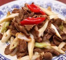 Scallion Stir-Fried Lamb Noodles