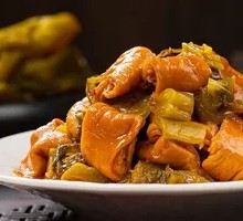 Sour Cabbage with Pork Intestines