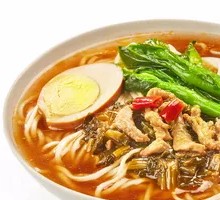 Pickled Cabbage and Pork Noodles