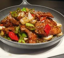 Black Pepper Pork Chops on Iron Plate