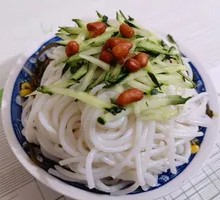 Crossing-the-bridge Rice Noodles