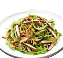 Green Pepper and Tofu Skin Shredded Pork