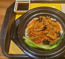 鱼香肉丝煲仔饭