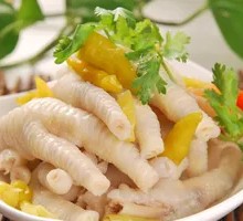 Braised Chicken Feet with Tiger Skin