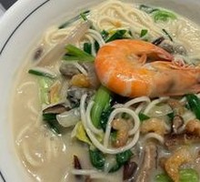 Min Dao Seafood Noodles