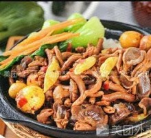 Wild Pepper Duck Offal Clay Pot Rice