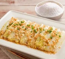 Steamed Baby Bok Choy with Garlic and Rice Noodles