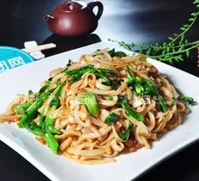 Bok Choy Beef Fried Rice Noodles