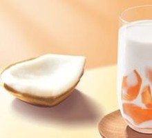 Thick Coconut Milk with White Jade