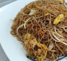 Stir-Fried Rice Noodles with Three Threads