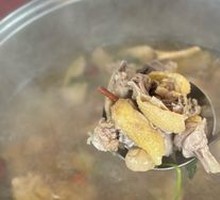 Five-fingered Mulberry Chicken Stew
