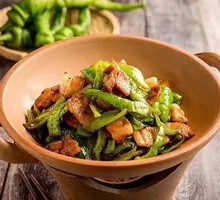 Chili Stir-Fried Pork with Rapeseed Oil
