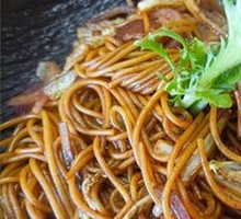 Black Pepper Beef Noodles