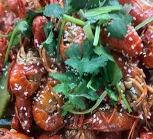 Spicy and Numbing Crawfish with Sauce