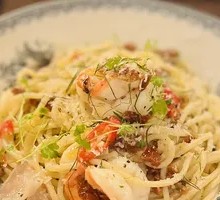 Spicy Garlic and Parsley Seafood Pasta