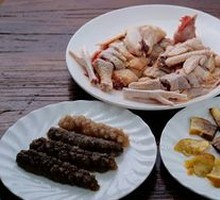 Stir-Fried Chicken with Black Trumpet Mushroom and Sea Cucumber