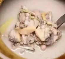 Green Bean Pork Bone and River Clam Soup